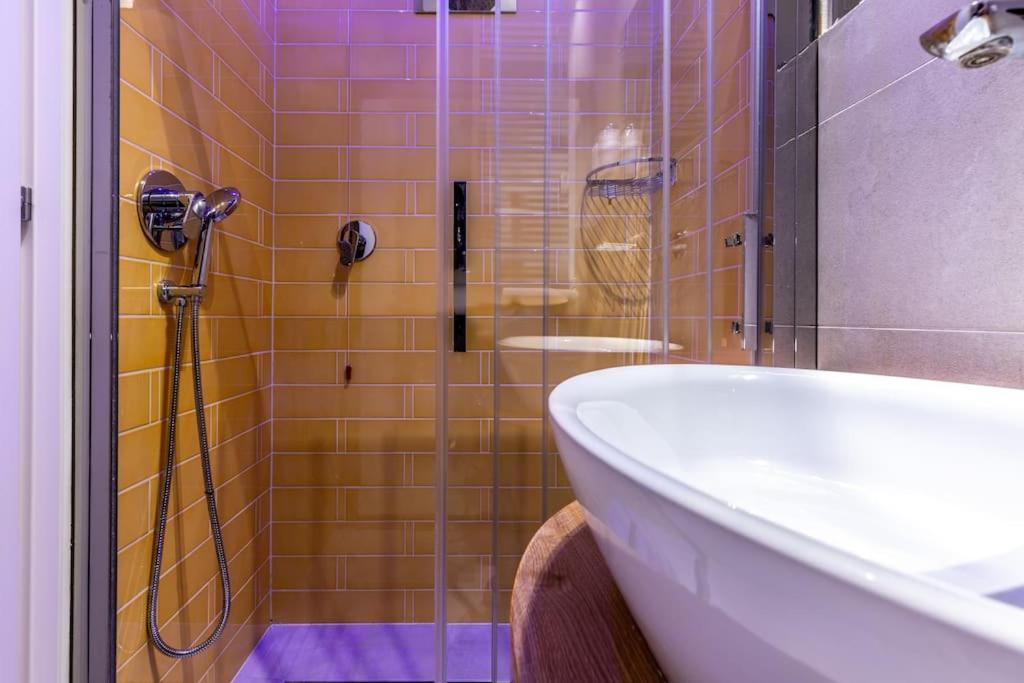 Dafne Room Un'Oasi Romana Per Coppie Exteriör bild